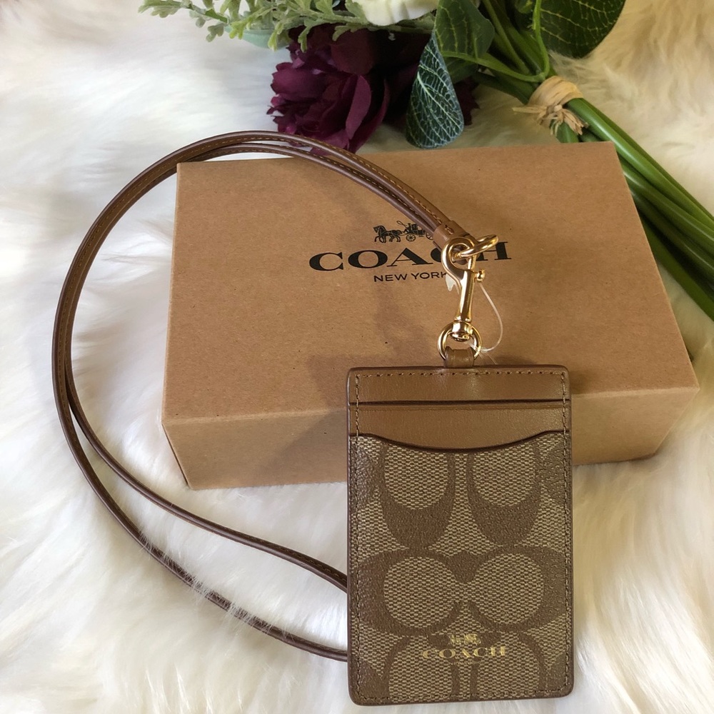 🌺🌺Coach Lanyard ID Badge F63274 Khaki / Saddle - Picture 2 of 6